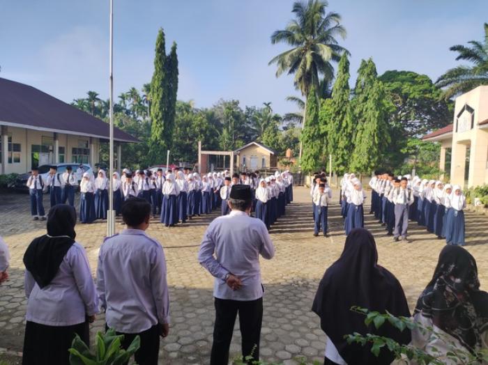 MTsN 8 Muaro Jambi Melaksanakan Asesmen Madrasah (AM) Berbasis Android