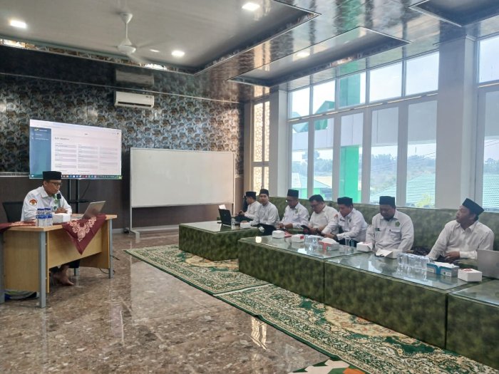 Kepala MTsN 8 Muaro Jambi Ikuti Penyusunan RKJM untuk Perkuat Tata Kelola Madrasah Kepala MTsN 8 Muaro Jambi Ikuti Penyusunan RKJM untuk Perkuat Tata Kelola Madrasah