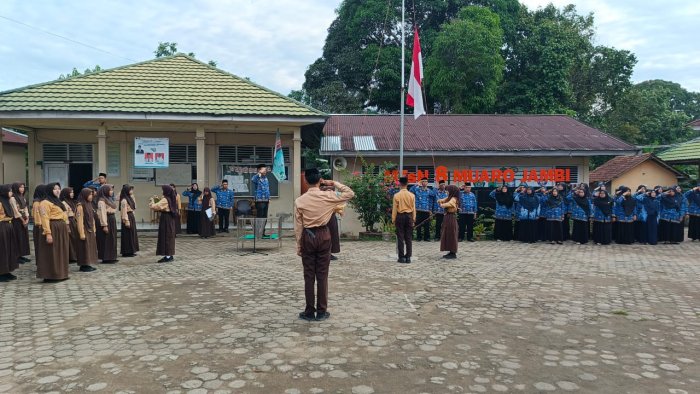 MTsN 8 Muaro Jambi Peringati Hari Kesaktian Pancasila Tahun 2025