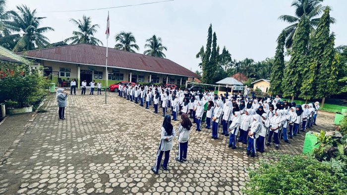 Asah Sportivitas dan Solidaritas, MTsN 8 Muaro Jambi Resmi Membuka Kegiatan Class Meeting