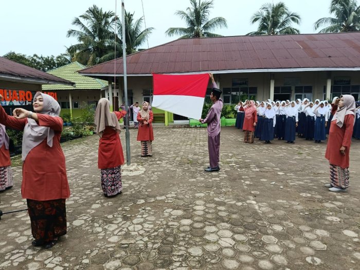 MTsN 8 Muaro Jambi Gelar Rangkaian Kegiatan Meriah dalam Peringatan Hari Guru Nasional 2025