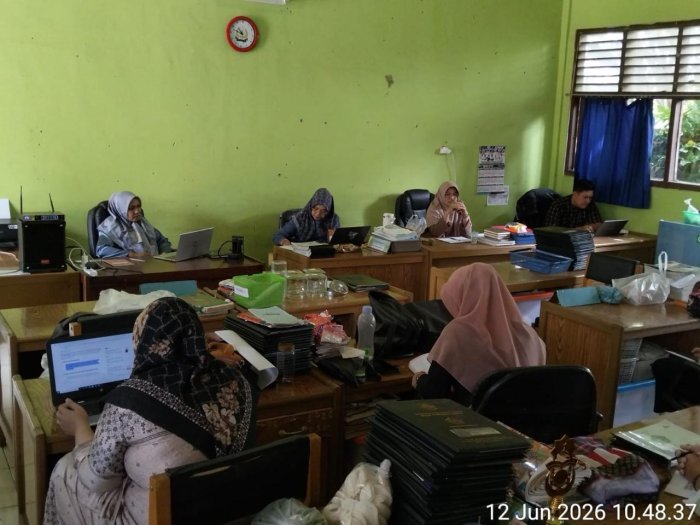 MTsN 8 Muaro Jambi Tetapkan Hasil Kenaikan Kelas Melalui Rapat Dewan Guru