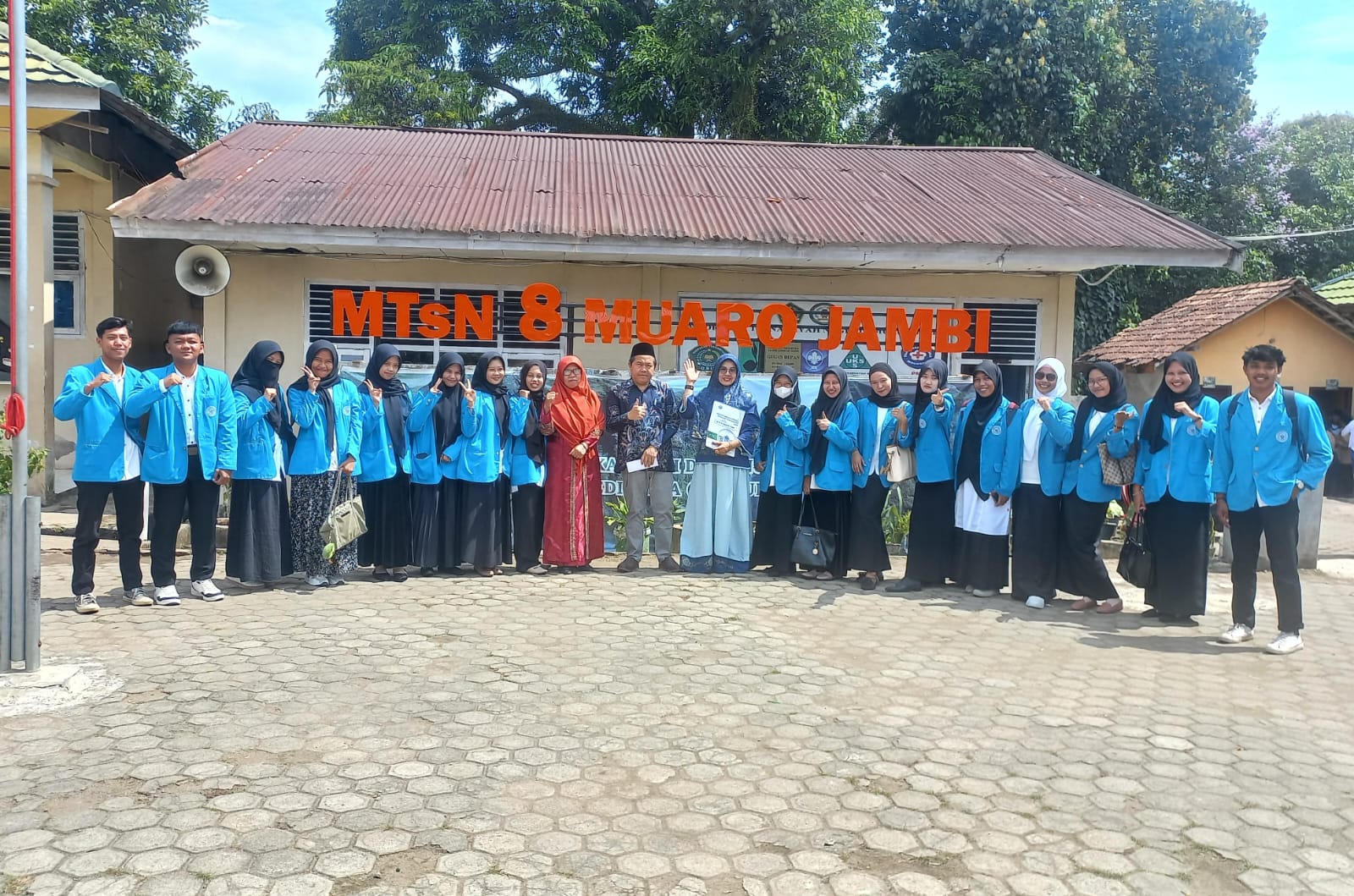 Penyerahan Mahasiswa PLP Fakultas Keguruan UIN STS Jambi di MTsN 8 Muaro Jambi