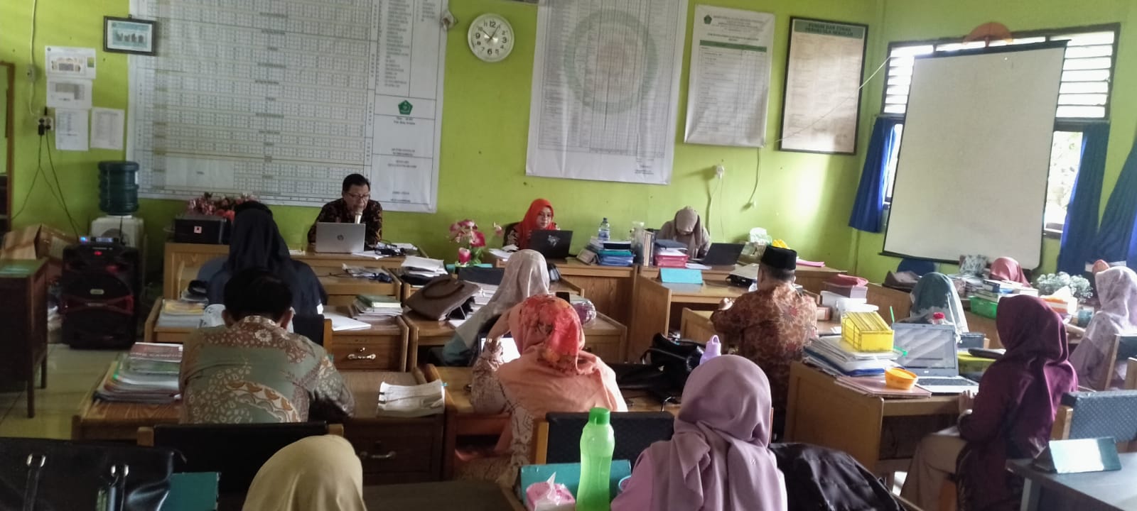 MTsN 8 Muaro Jambi Gelar Rapat Awal Semester Ganjil 2024/2025, Bahas Linimasa dan Prototype Pembelajaran